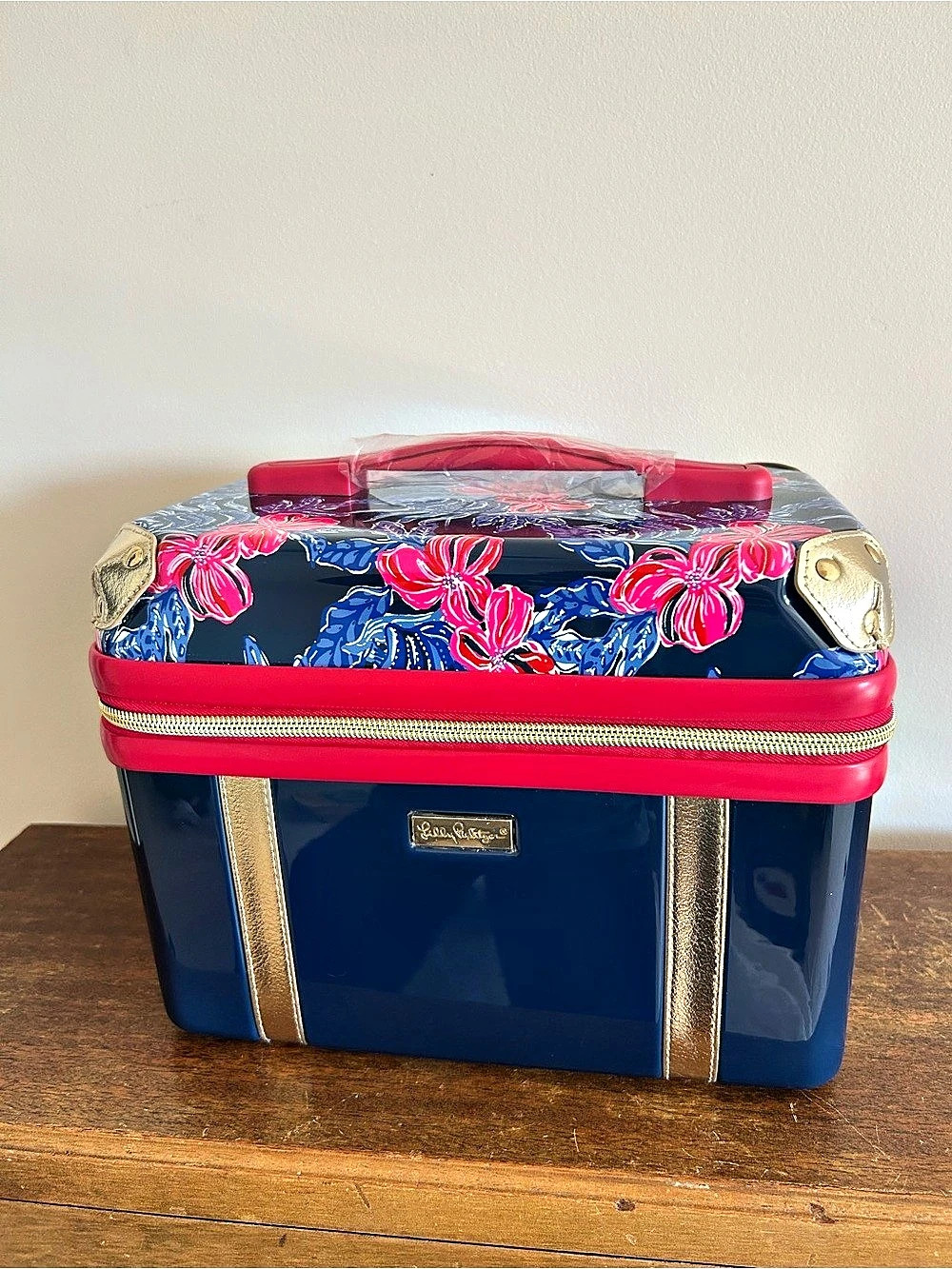 Lilly Pulitzer Hard Shell Make Up Train Case Low Tide Navy Print NWOT